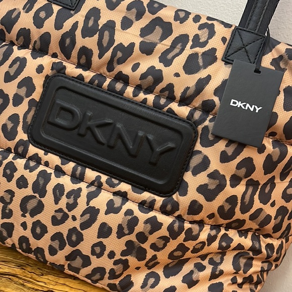🆕DKNY Torie Leopard Print Tote NWT - Picture 2 of 9